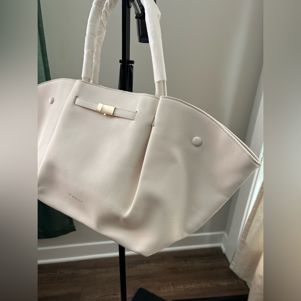 Newbella Large Cream Tote Bag with Gold Accent - Picture 3 of 8